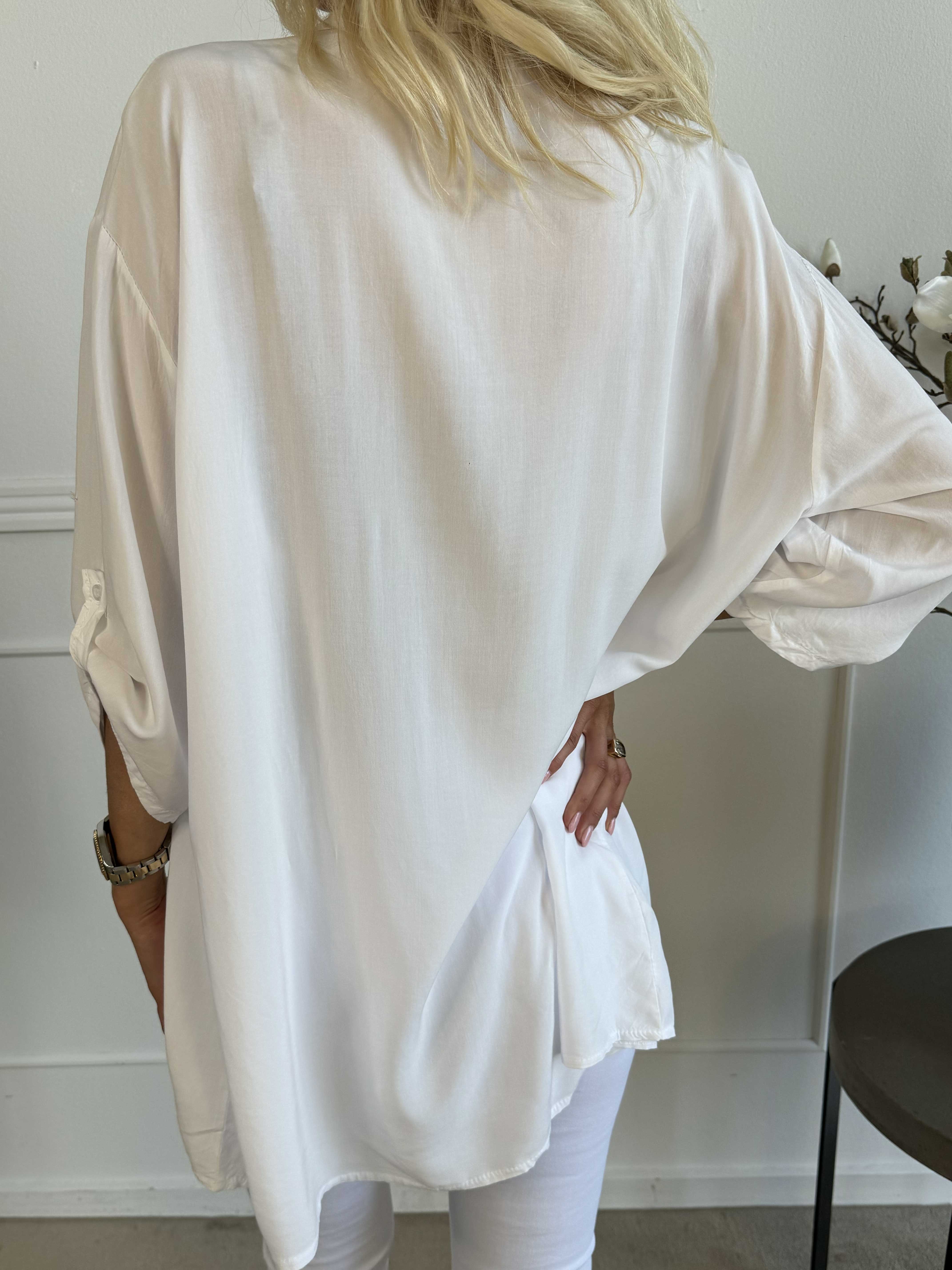 Love - Skjorte i viskose med similisten og stjerner